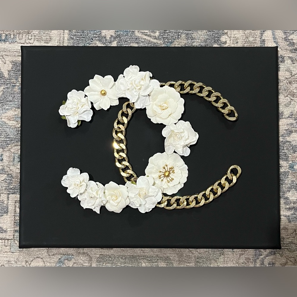 Handcrafted Floral Chain Art